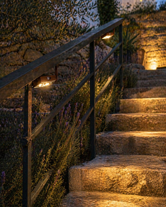 Solar-Wandleuchte Cortenstahl mit Sensor | Handgefertigt