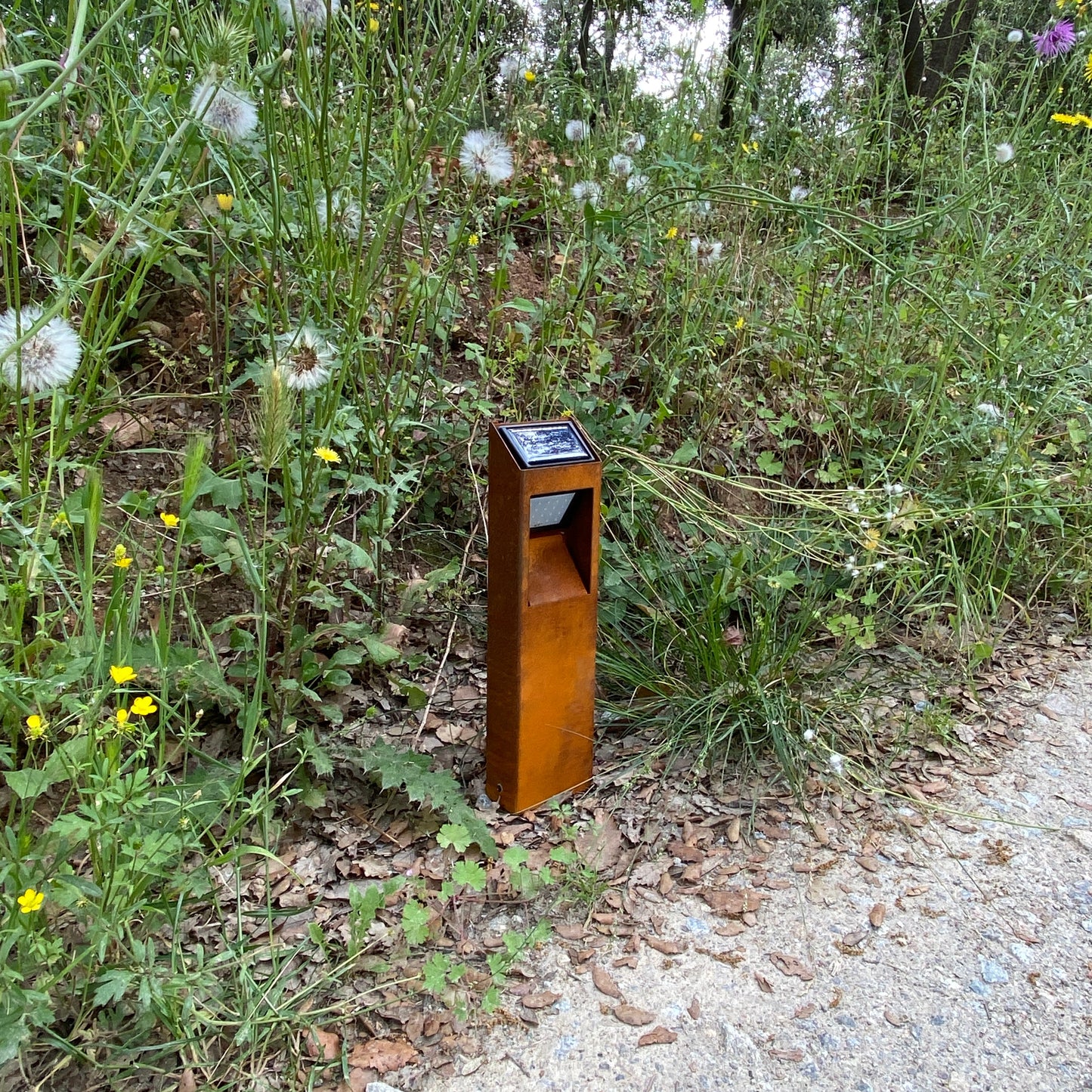 Puigmal Solar Garden Light in Corten Steel – Outdoor Lamp with Motion Sensor (40/60/75 cm)